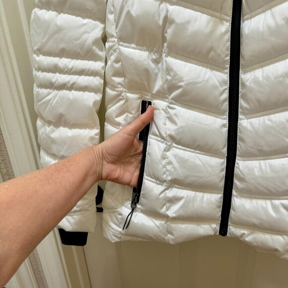 New Nautica Women's Puffer Jacket Size S White Water Resistant Faux Fur Hood - Picture 5 of 15